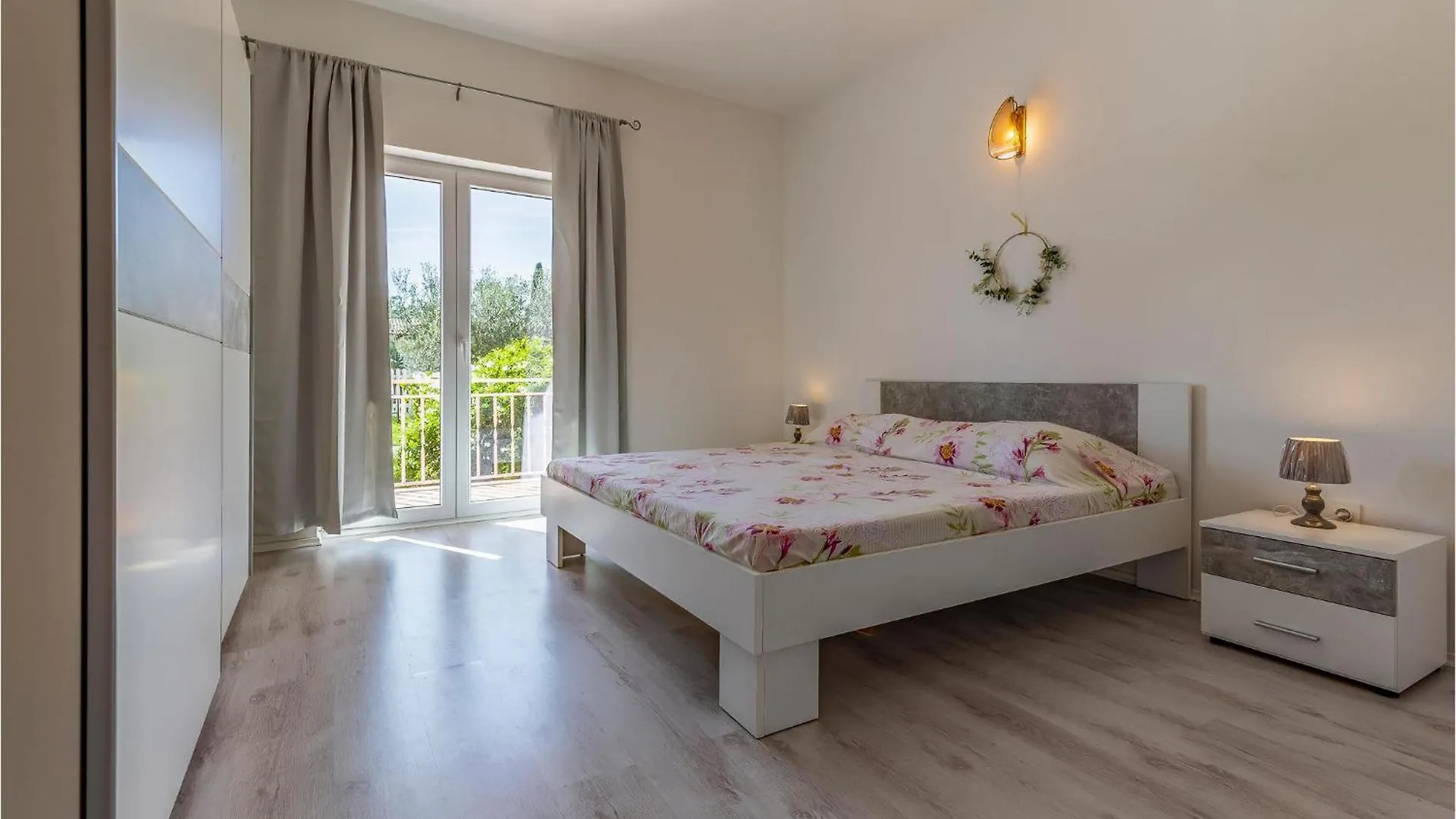Nice Home In Liznjan With Kitchen Sisan Holiday home