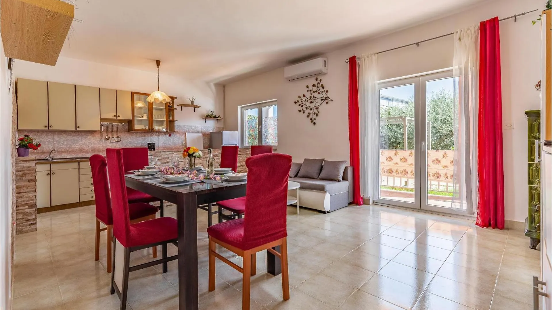 Nice Home In Liznjan With Kitchen Sisan