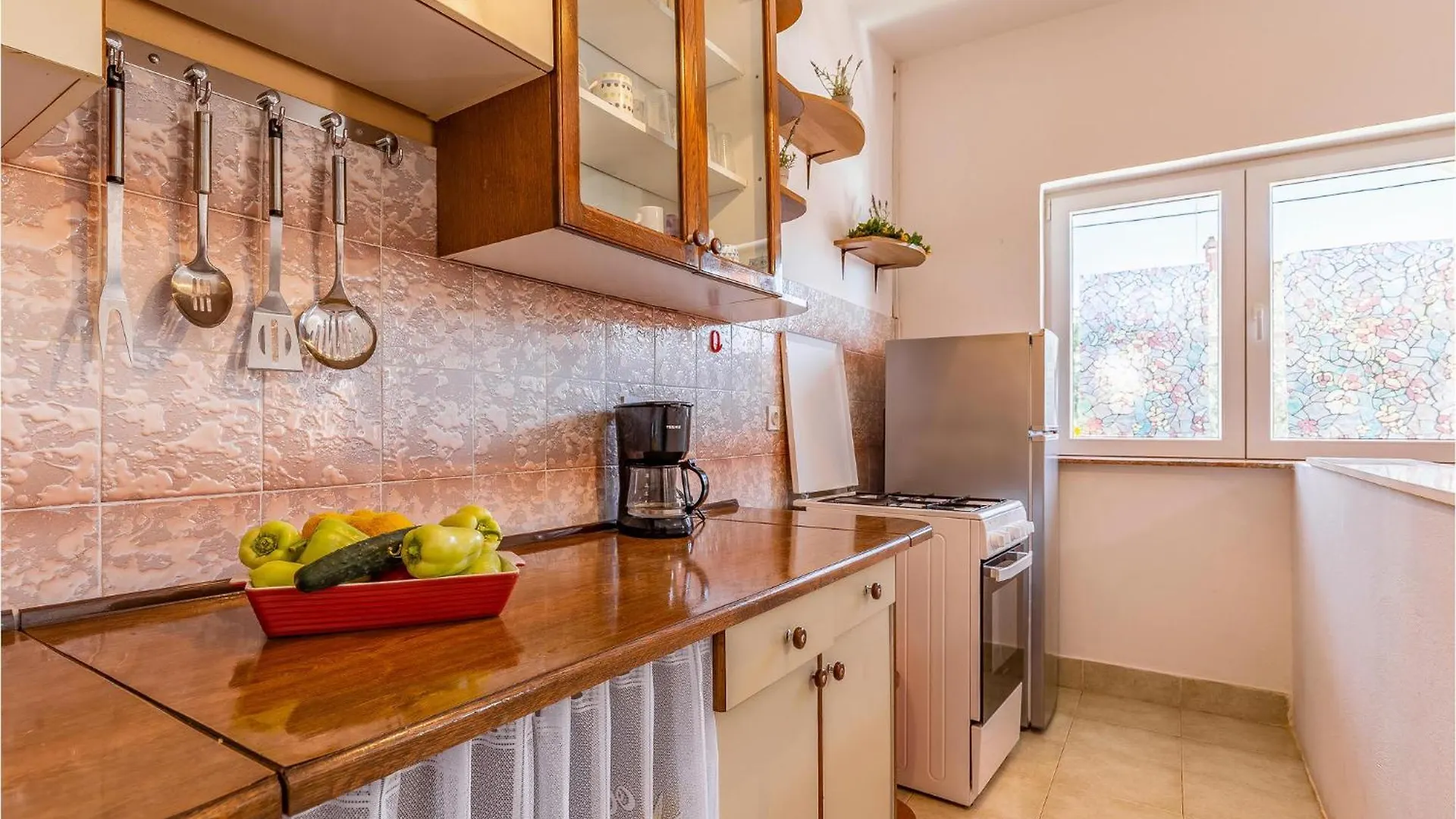 Nice Home In Liznjan With Kitchen Šišan